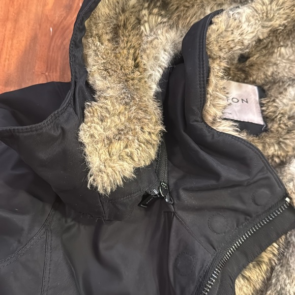 Aritzia Babaton goose down faux fur Parker. Waterproof and windproof fabric. - Picture 10 of 13